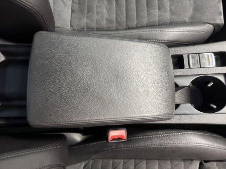 2019 Volkswagen Passat - thumbnail 16