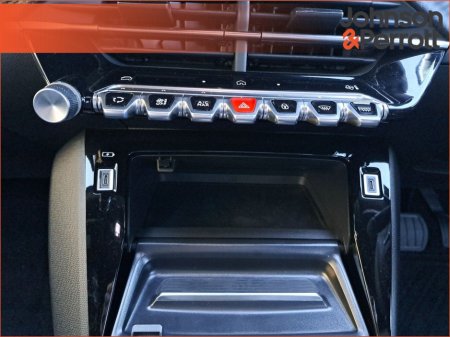 2025 Peugeot 2008 Electric 156bhp (54 kWh) Allure €35,900 thumbnail