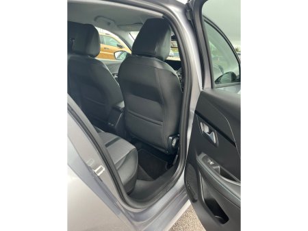 2023 Peugeot 208 - thumbnail 9