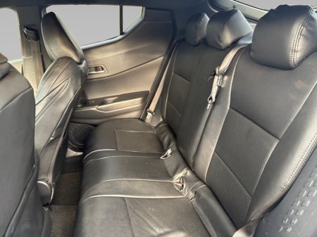 2017 Toyota C-HR 1.8 Petrol Hybrid Auto €18,950 thumbnail