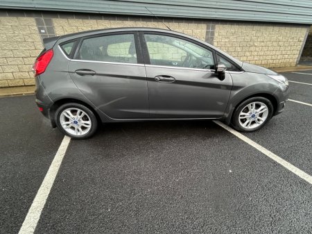 2016 Ford Fiesta - thumbnail 5