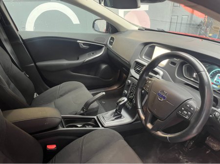 2014 Volvo V40 €10950 2014 VOLVO V40 AUTOMATIC T4 PACKAGE 1.6 AUTOMATIC /  CRUISE CONTROL €10,950 thumbnail