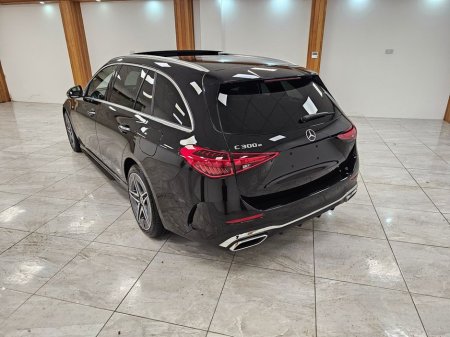 2025 Mercedes-Benz C Class PREMIUM // BLACK WITH IVORY €58,950 thumbnail