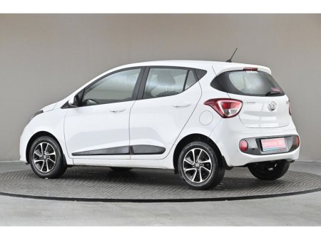 2017 Hyundai i10 1.0 DELUXE 5SPD *BI-TONE INTERIOR*14"ALLOY WHEELS* €10,890 thumbnail