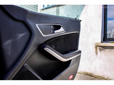 2016 Mercedes-Benz CLA Class  €16,995 thumbnail