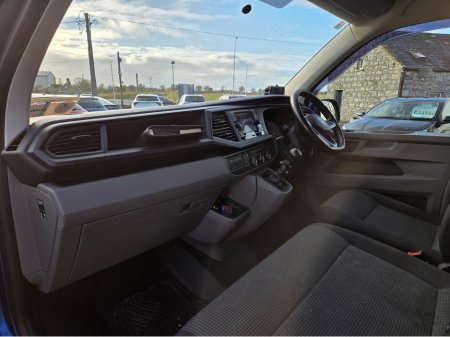 2023 Volkswagen Transporter T28 STARTLINE TDI €25,950 thumbnail