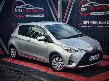 2020 Toyota Vitz - thumbnail 2