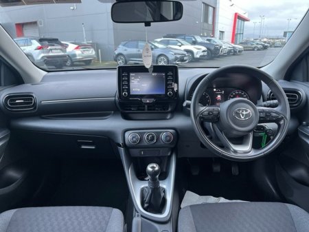 2022 Toyota Yaris - thumbnail 8