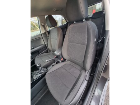 2019 Kia Rio - thumbnail 23