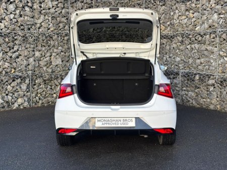 2022 Hyundai i20 PREMIUM MHEV T-GDI €18,956 thumbnail