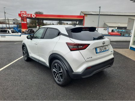 2025 Nissan Juke 1.6 HYB SV PREMIUM MY24.1 €32,950 thumbnail