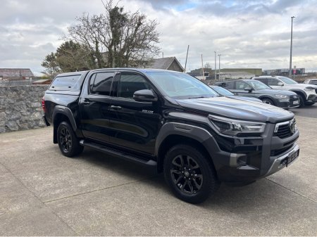 2023 Toyota Hilux INVINCIB X D-4D 4WD INVINCIBLE DCB €44,900 thumbnail