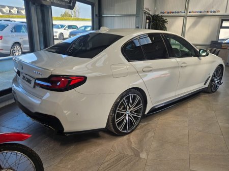 2021 BMW 5 Series - thumbnail 3