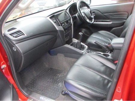 2021 Mitsubishi L200 2.3 DID BARBARIAN €26,829 thumbnail