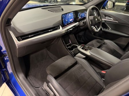 2025 BMW X1 25e M-SPORT PRO X-DRIVE=ONLY 3000 MILES//HUGE SPEC//AS NEW=2 YEAR BMW WARRANTY=TAILORED FINANCE PACKAGES INCL PCP AVAILABLE=TRADE IN'S WELCOME €54,995 thumbnail