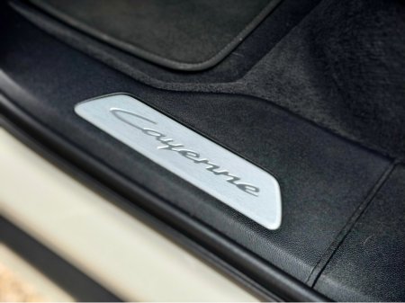 2024 Porsche Cayenne - thumbnail 13