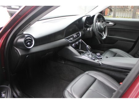 2017 Alfa Romeo Giulia 2.0L 200BHP SUPER LUXURY 4DR AUTO €22,500 thumbnail