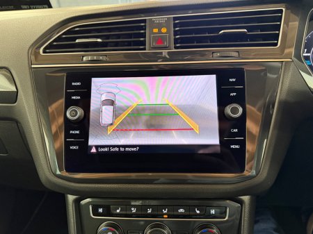 2018 Volkswagen Tiguan - thumbnail 16