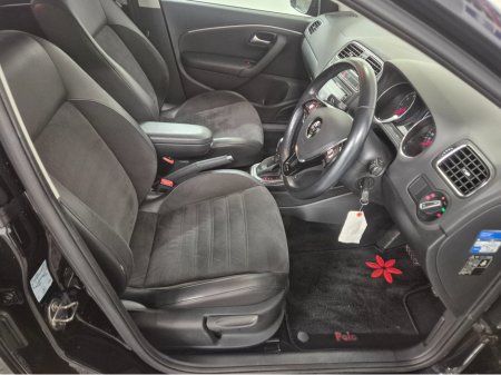 2016 Volkswagen Polo **HIGHLINE**AUTO**LEATHER/ALCANTARA SEATS**HEATED SEATS**ANDROID/APPLE MEDIA RADIO**DISTRONIC CRUISE CONTROL**LED HEADLAMPS**CLIMATE CONTROL**REVERSE CAMERA**AUTO LIGHTS**FOLDING MIRRORS**PADEL SHIFT* €13,899 thumbnail