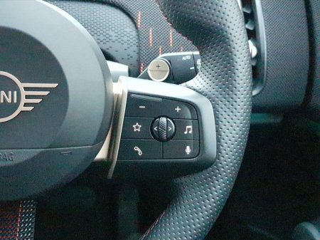 2025 MINI Countryman Cooper Classic thumbnail