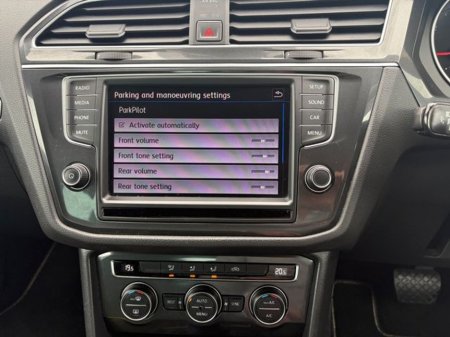 2017 Volkswagen Tiguan - thumbnail 17