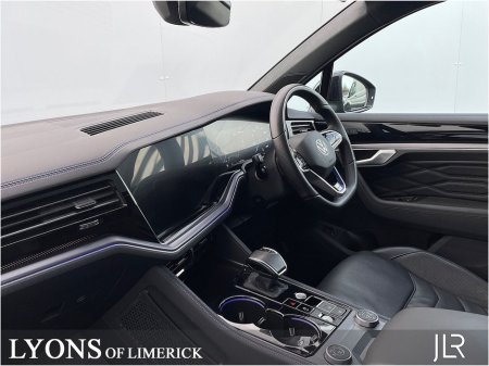 2024 Volkswagen Touareg 3.0 TSI PHEV 462HP R Line *SOLD* €78,950 thumbnail