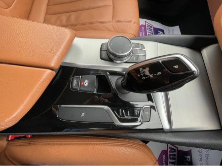 2019 BMW 5 Series - thumbnail 17