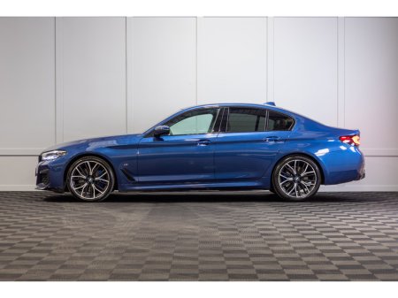 2022 BMW 5 Series - thumbnail 3