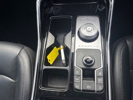 2025 Kia Sorento - thumbnail 18