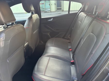 2020 Ford Focus - thumbnail 6