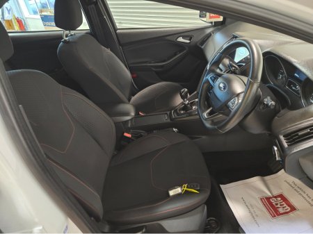 2016 Ford Focus 1.5 TDCI ST-LINE 120PS 5 5DR €10,250 thumbnail