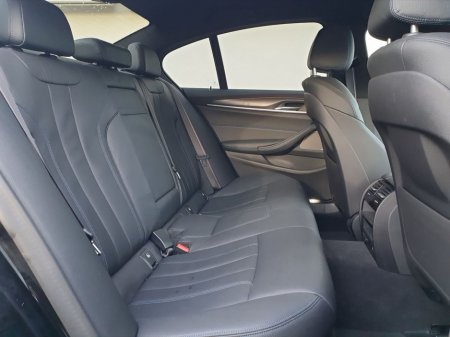 2023 BMW 5 Series 520d M Sport thumbnail