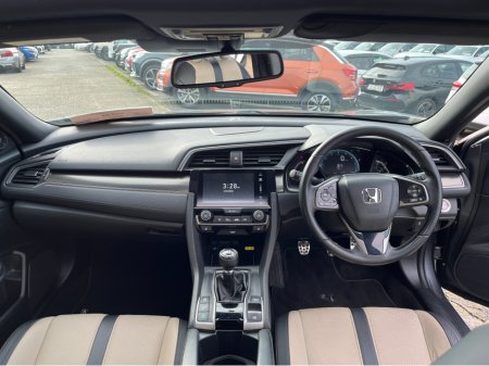 2018 Honda Civic - thumbnail 15