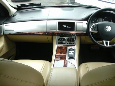 2014 Jaguar XF - thumbnail 6