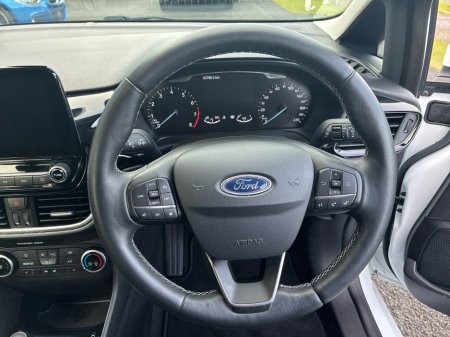 2019 Ford Fiesta TITANIUM 1.10 85PS 5SPEED 4DR €16,950 thumbnail