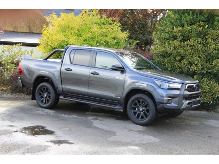 2025 Toyota Hilux Invincible X * Roll cover and bars inc €66,358 thumbnail