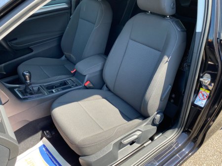 2019 Volkswagen Golf  €11,341 thumbnail