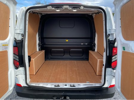 2025 Ford Transit Custom Crewcab SWB PHEV 232BHP Auto thumbnail