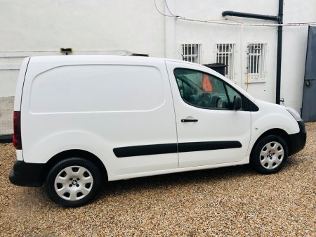 2017 Peugeot Partner  €6,450 thumbnail