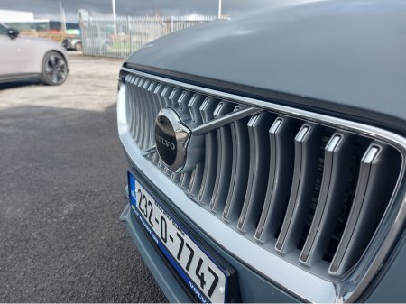 2023 Volvo XC90 T8 PHEV CORE AWD 5DR AUTO €67,950 thumbnail