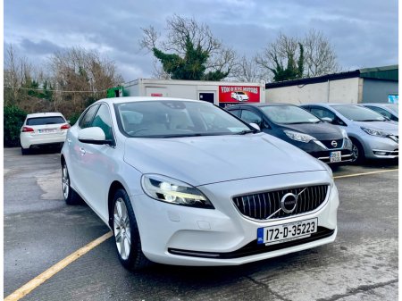 2017 Volvo V40 - thumbnail 1