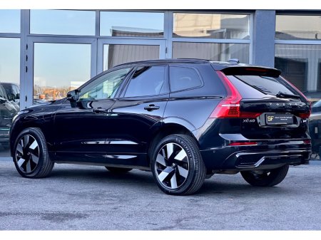 2025 Volvo XC60 - thumbnail 4