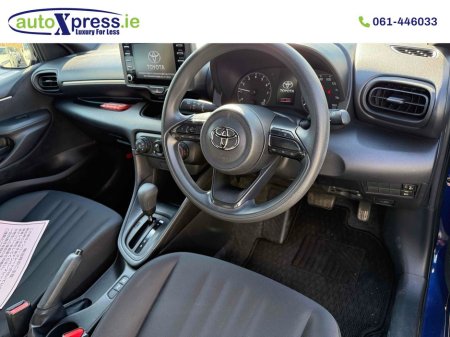 2023 Toyota Yaris - thumbnail 4