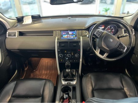 2015 Land Rover Discovery - thumbnail 14