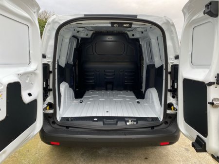 2026 Ford Transit Courier - thumbnail 9