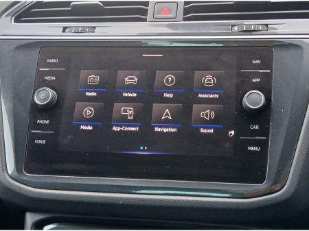 2023 Volkswagen Tiguan - thumbnail 19