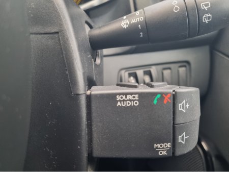 2014 Renault Clio - thumbnail 23