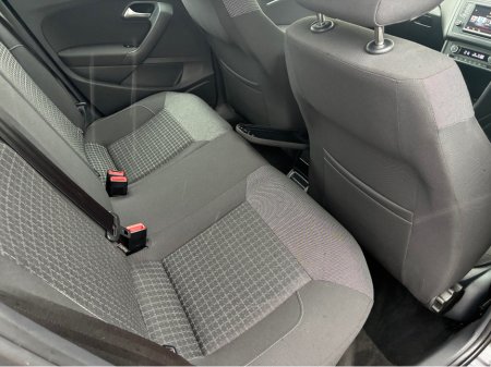 2015 Volkswagen Polo - thumbnail 9