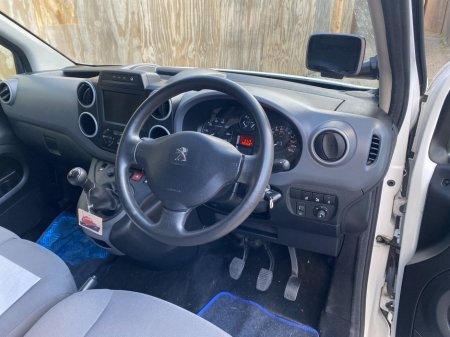 2017 Peugeot Partner 1.6 HDi 75 bhp Active €9,499