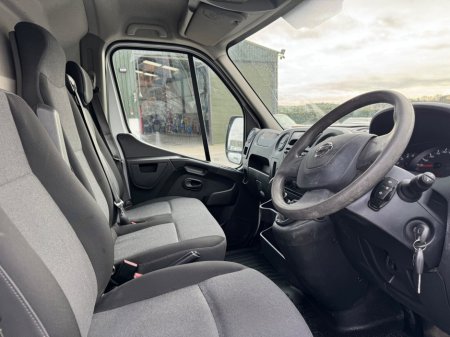 2020 Nissan NV400 - thumbnail 9